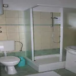 Mia * بوستيرا